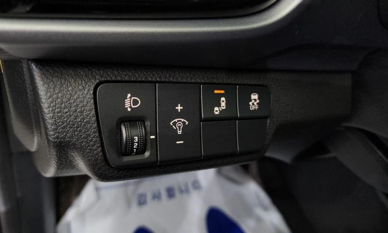 Kia Stonic Diesel 1.6 Prestige * НАЙ-ДОБРА ЦЕНА В БЪЛГАРИЯ* , снимка 14 - Автомобили и джипове - 52112579