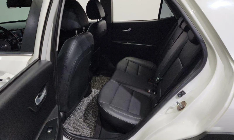 Kia Stonic Diesel 1.6 Prestige * НАЙ-ДОБРА ЦЕНА В БЪЛГАРИЯ* , снимка 11 - Автомобили и джипове - 52112579