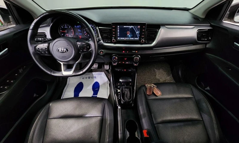 Kia Stonic Diesel 1.6 Prestige * НАЙ-ДОБРА ЦЕНА В БЪЛГАРИЯ* , снимка 7 - Автомобили и джипове - 52112579