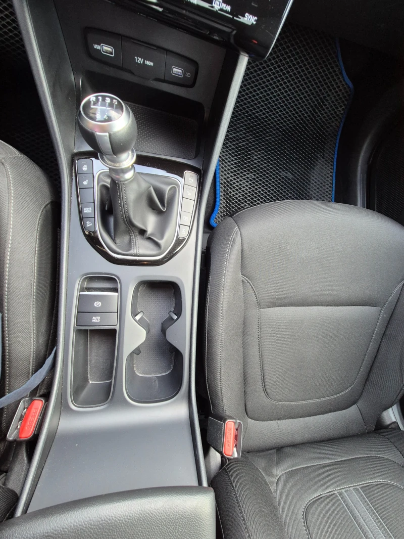 Hyundai Tucson, снимка 4 - Автомобили и джипове - 52386433