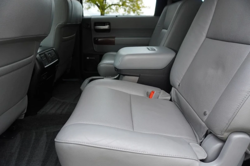 Toyota Sequoia, снимка 9 - Автомобили и джипове - 52644373