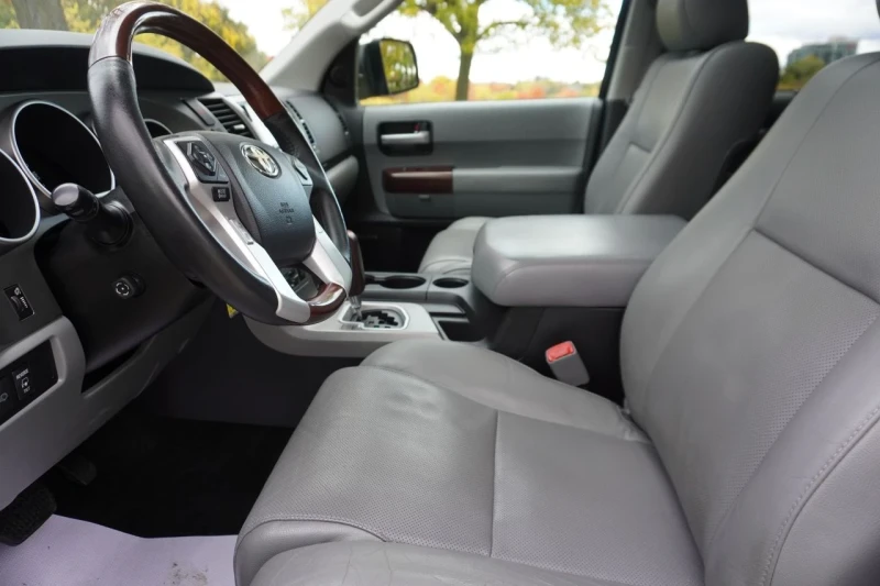 Toyota Sequoia, снимка 4 - Автомобили и джипове - 52644373