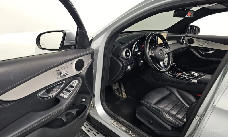 Mercedes-Benz GLC 220, снимка 11 - Автомобили и джипове - 53226393