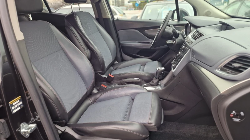 Opel Mokka 1.4i Innovation , снимка 10 - Автомобили и джипове - 53399088