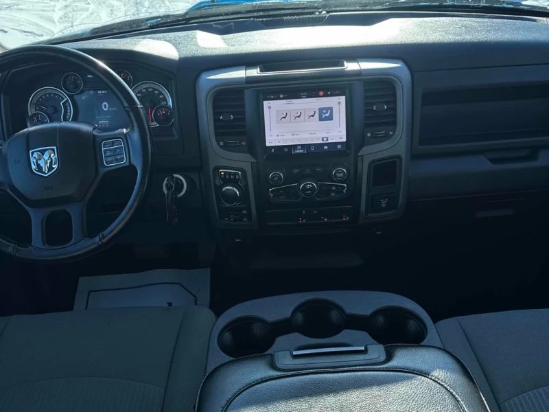 Dodge RAM 1500 2022 * Tradesman * ПОДГРЕВ НА ВОЛАНА И СЕДАЛКИТЕ, снимка 9 - Автомобили и джипове - 53418530