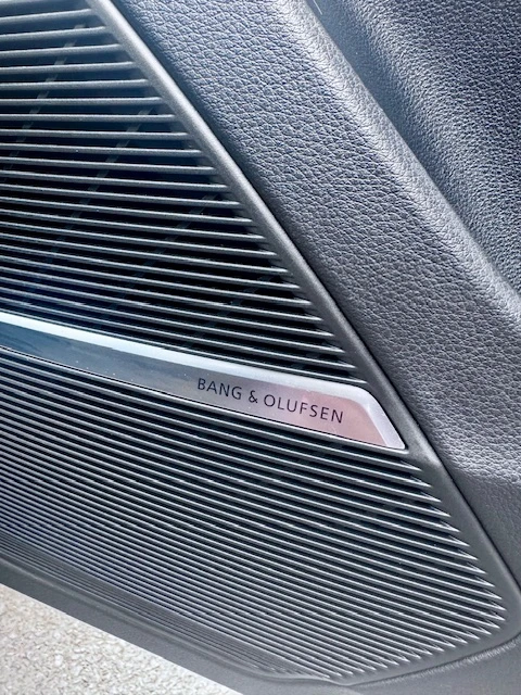 Audi SQ8  - изображение 10