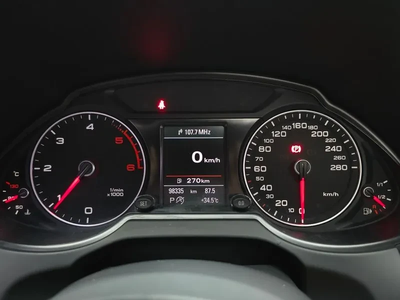 Audi Q5 2.0 TDI Quattro - САМО 30% АВАНС, снимка 8 - Автомобили и джипове - 56007921