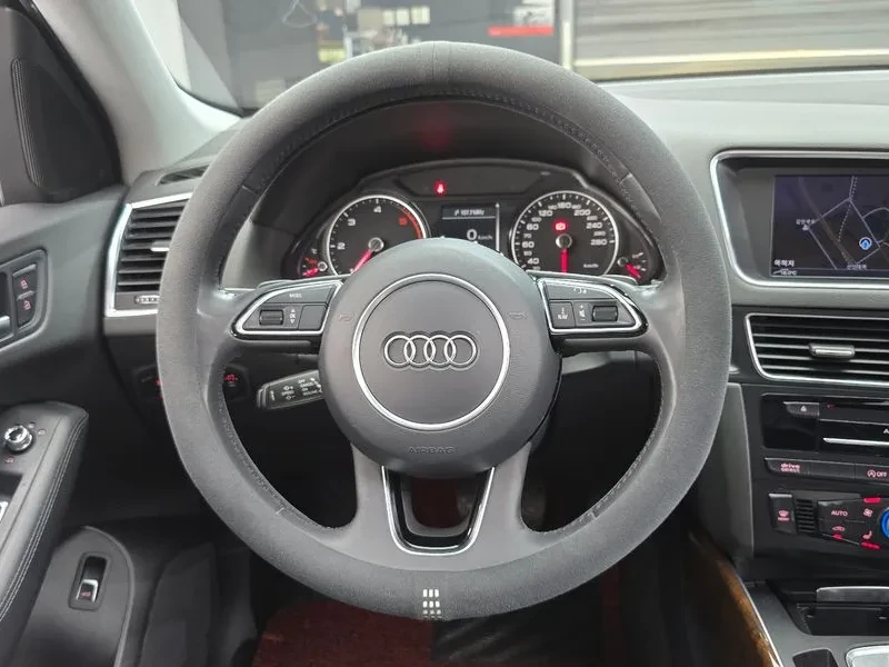 Audi Q5 2.0 TDI Quattro - САМО 30% АВАНС, снимка 13 - Автомобили и джипове - 56007921