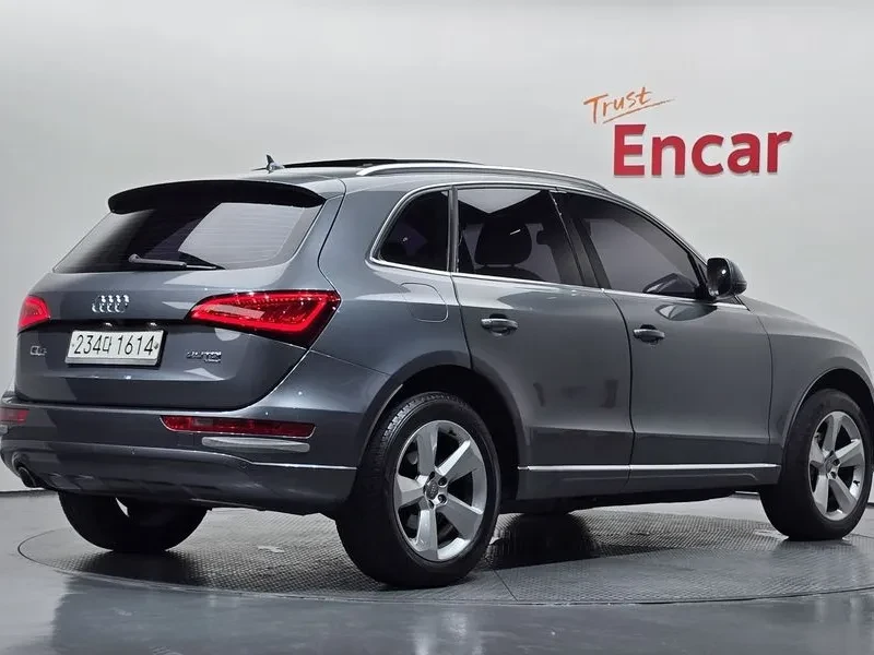 Audi Q5 2.0 TDI Quattro - САМО 30% АВАНС, снимка 2 - Автомобили и джипове - 56007921