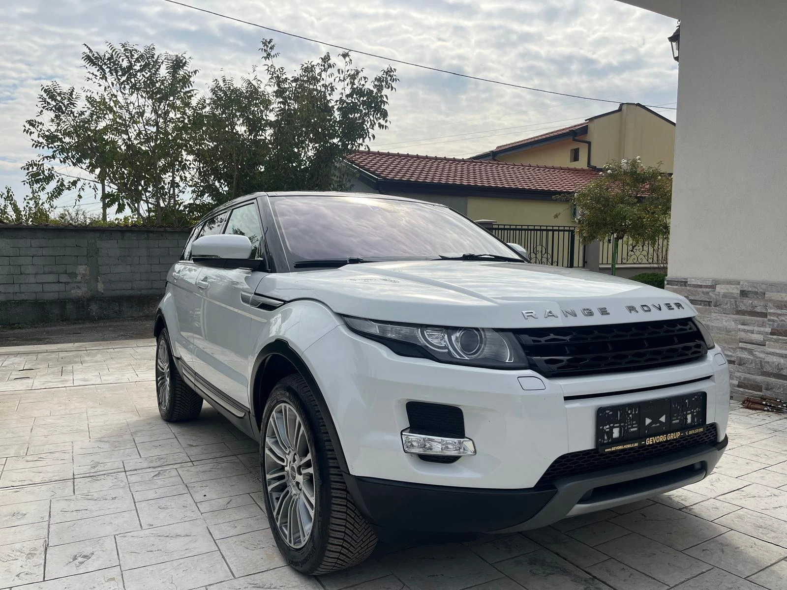 Land Rover Evoque 2.2 SD4  KATO HOBA | Mobile.bg — изображение 3