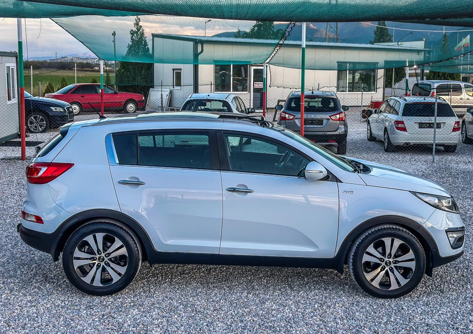 Kia Sportage 2.0 CRDI 184 КС::4Х4::PANORAMA::АВТОМАТ::КАМЕРА:: - изображение 4