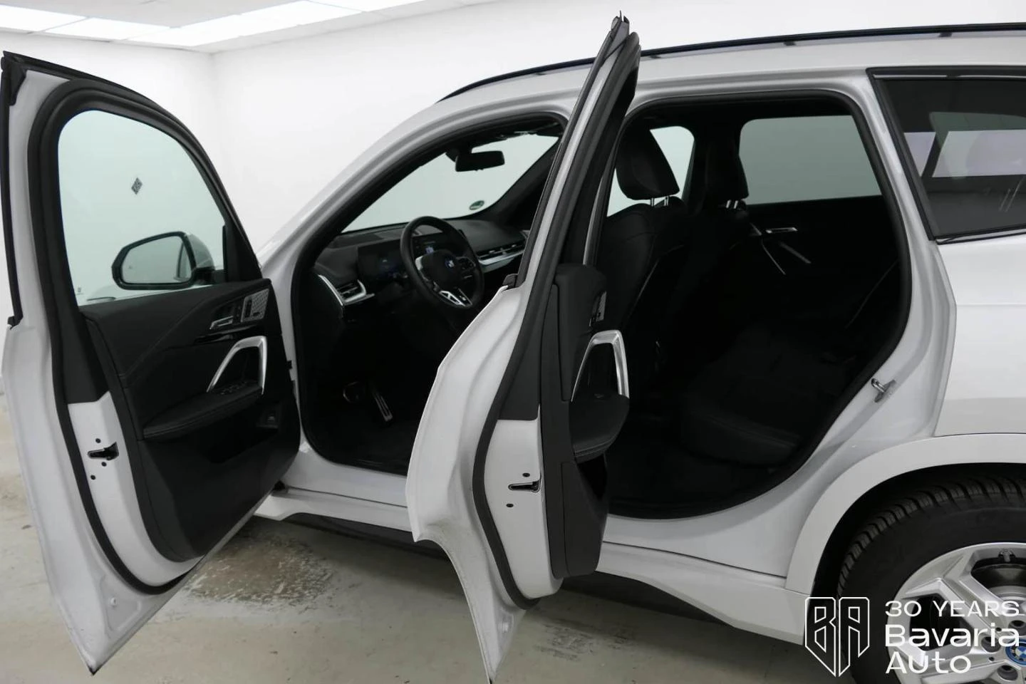 BMW iX1 30 xDrive M Sport Paket - изображение 5