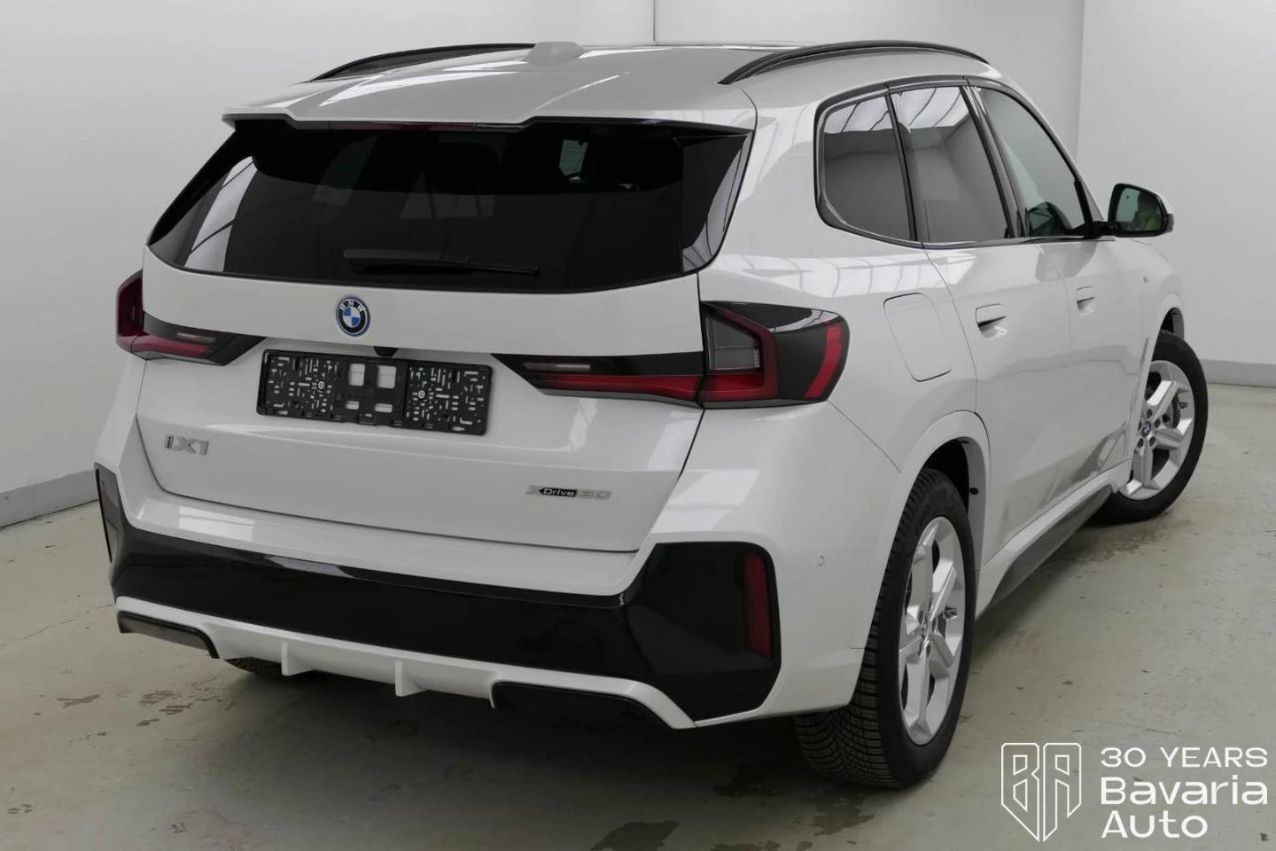 BMW iX1 30 xDrive M Sport Paket - изображение 3