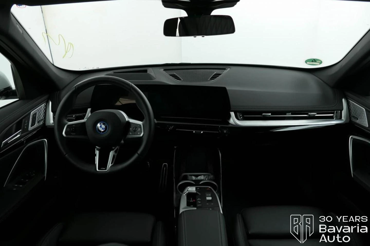 BMW iX1 30 xDrive M Sport Paket - изображение 6