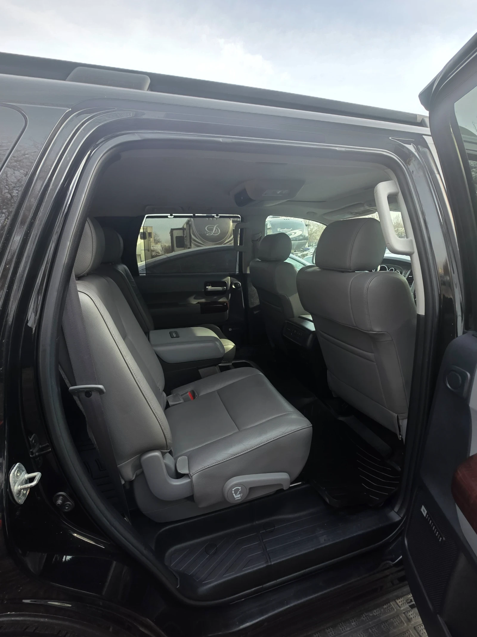 Toyota Sequoia | Mobile.bg � ����������� 17