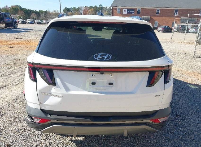 Hyundai Tucson 4WD* ОБДУХВАНЕ* ПОДГРЕВ* М.ТОЧКА* 360 - изображение 6