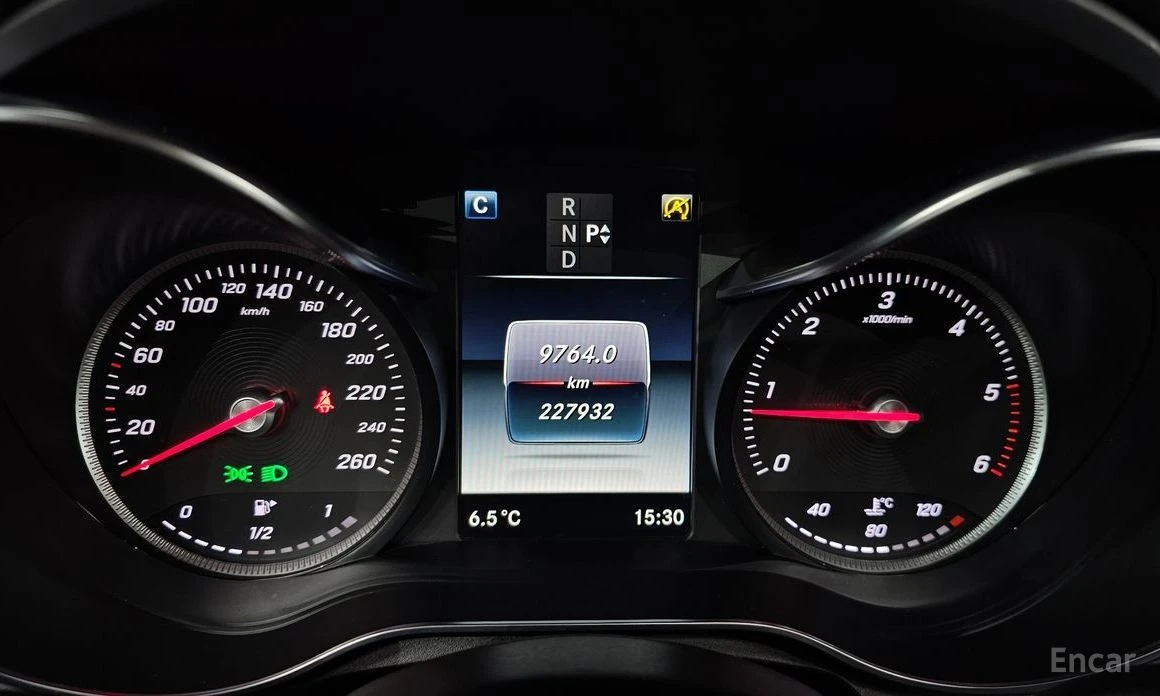 Mercedes-Benz GLC 220  - изображение 8