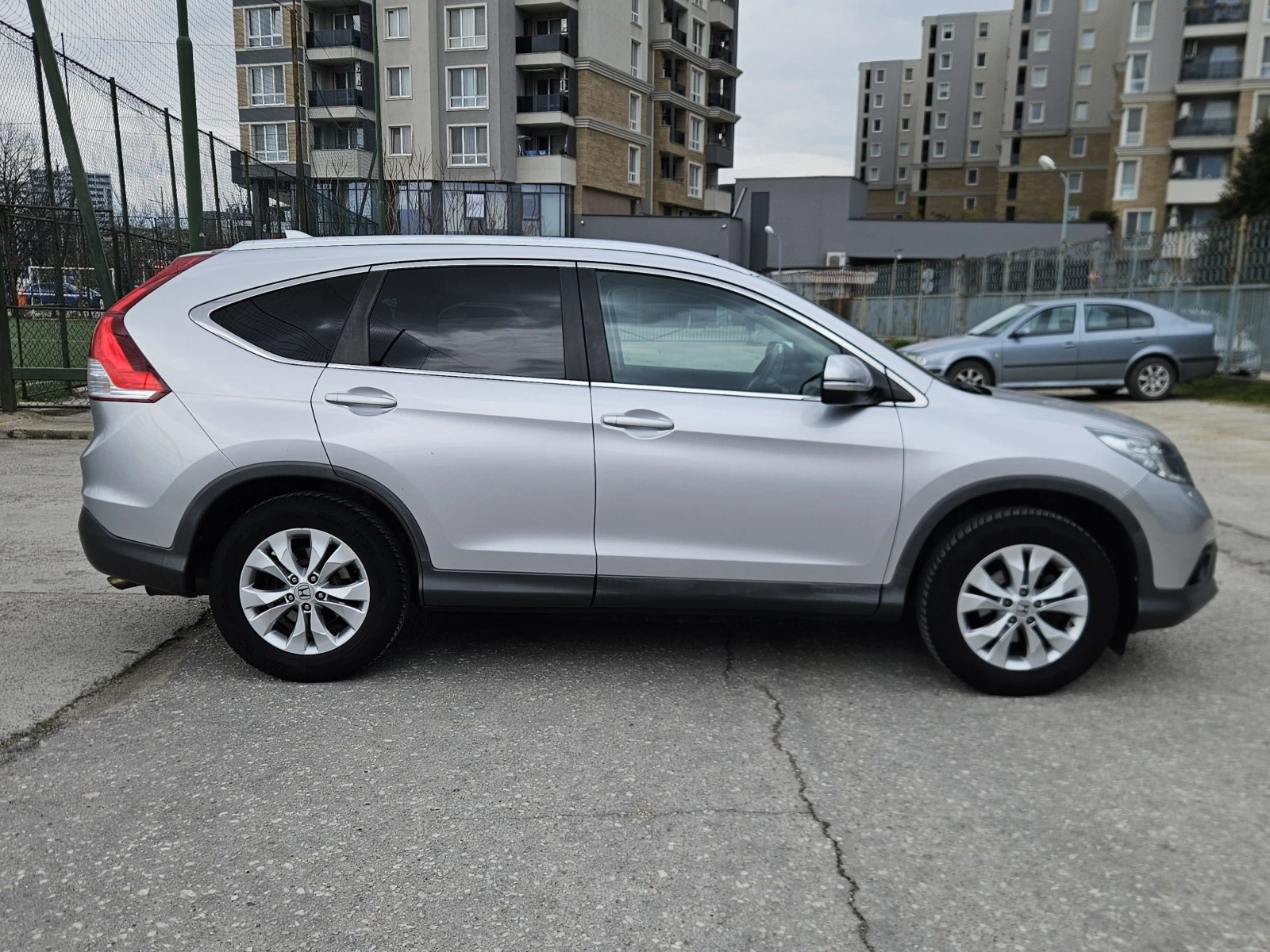 Honda Cr-v 2.0i-VTEC 4x4 TUV 2027г. Пълна история в ХОНДА, снимка 4 - Автомобили и джипове - 53995492