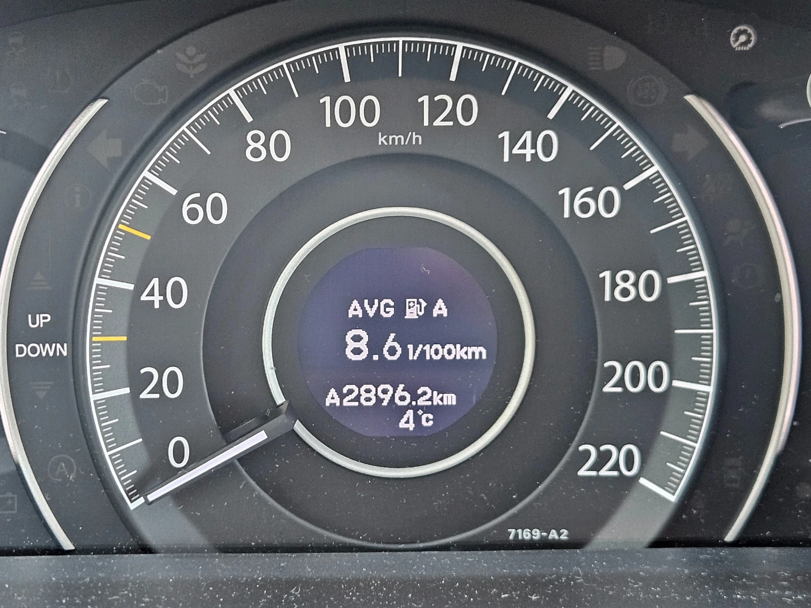 Honda Cr-v 2.0i-VTEC 4x4 TUV 2027г. Пълна история в ХОНДА, снимка 11 - Автомобили и джипове - 53995492