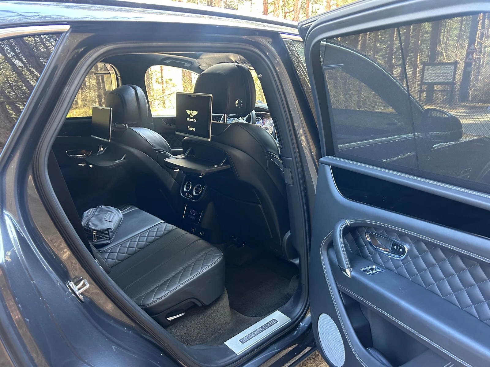 Bentley Bentayga W12* ФУЛ ЕКСТРИ* ВНОС ГЕРМАНИЯ* ЛИЗИНГ* БАРТЕР* TV, снимка 9 - Автомобили и джипове - 54138341