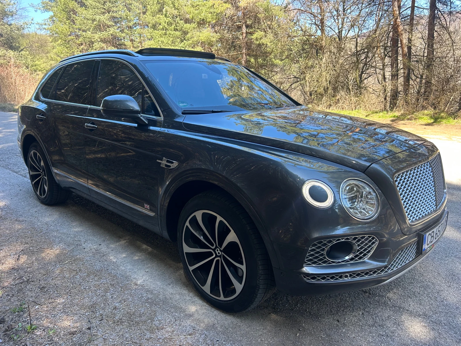 Bentley Bentayga W12* ФУЛ ЕКСТРИ* ВНОС ГЕРМАНИЯ* ЛИЗИНГ* БАРТЕР* TV, снимка 6 - Автомобили и джипове - 54138341