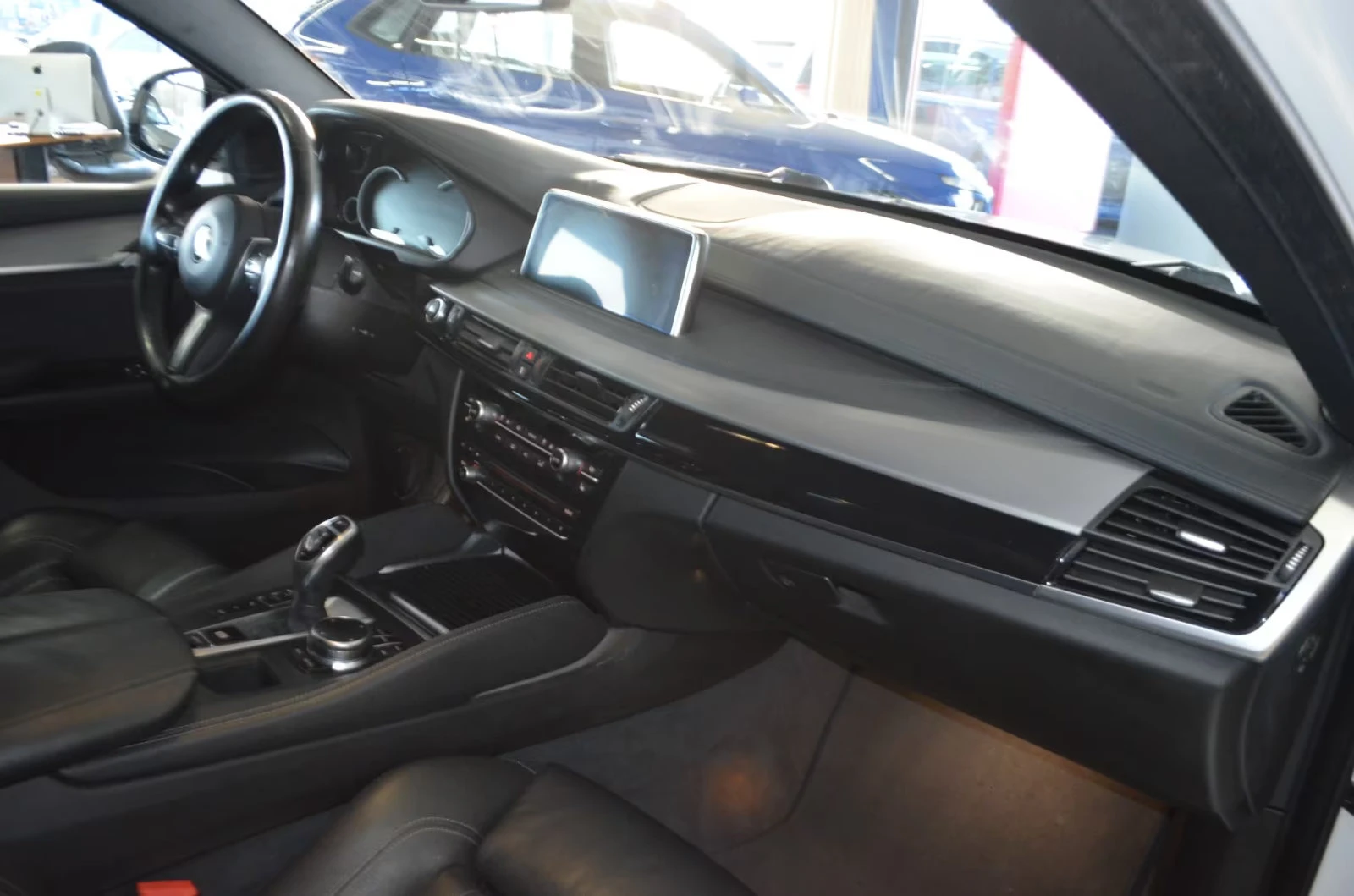 BMW X6 xDRIVE/313HP/40d/M-PACK/HUD/CAM/NAVI/LED/305z, снимка 12 - Автомобили и джипове - 54219714