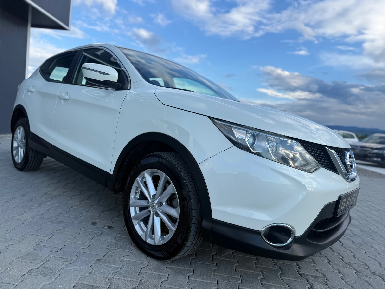 Nissan Qashqai 1.6dci Avtomat Собствен лизинг !!!, снимка 3 - Автомобили и джипове - 54801273