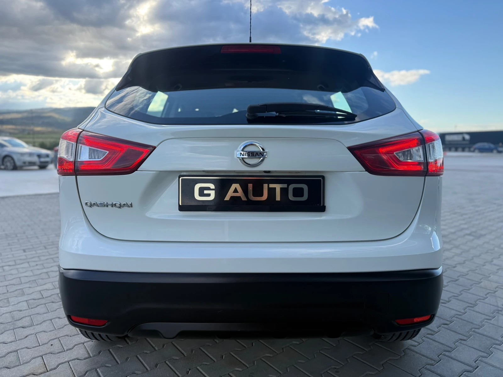Nissan Qashqai 1.6dci Avtomat Собствен лизинг !!!, снимка 6 - Автомобили и джипове - 54801273