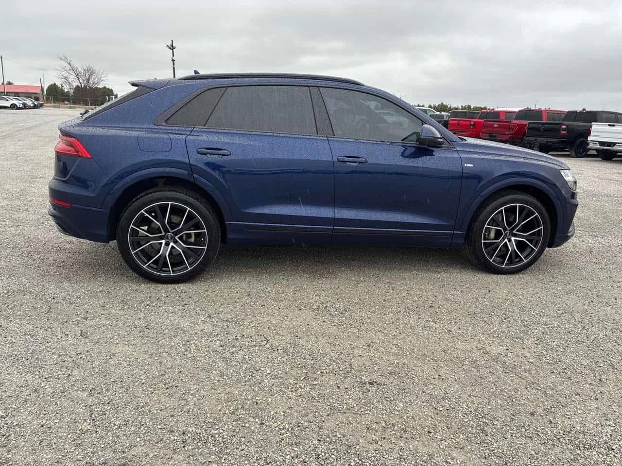 Audi Q8 * PROGRESSIV * АВТОКРЕДИТ БЕЗ ПЪРВОНАЧАЛНА ВНОСКА, снимка 4 - Автомобили и джипове - 54967861