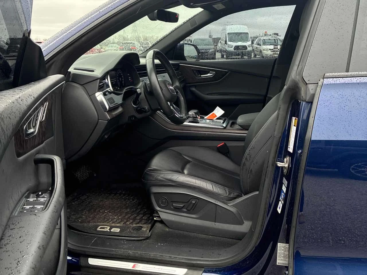 Audi Q8 * PROGRESSIV * АВТОКРЕДИТ БЕЗ ПЪРВОНАЧАЛНА ВНОСКА, снимка 7 - Автомобили и джипове - 54967861