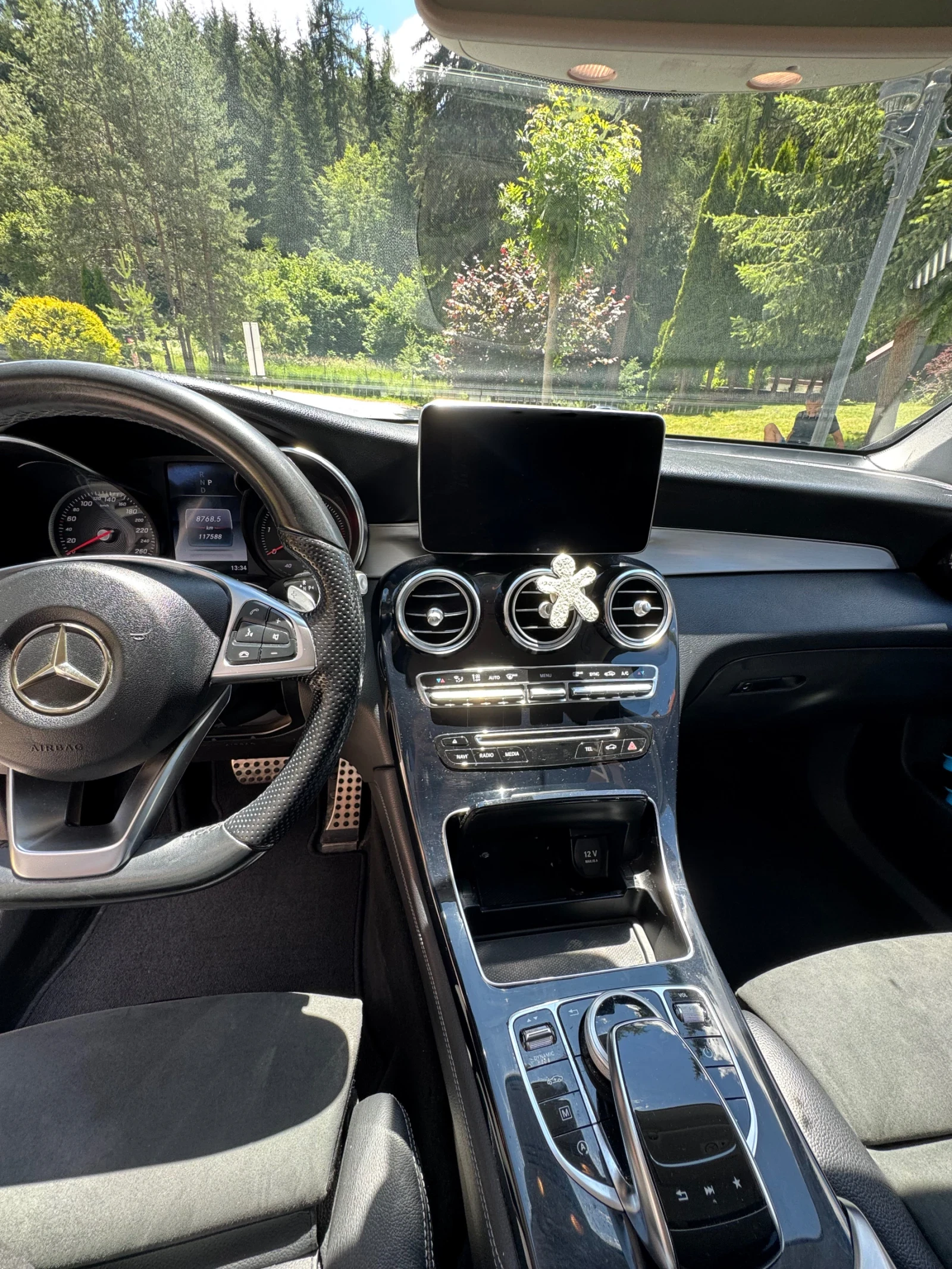 Mercedes-Benz GLC 250 4Matic, снимка 11 - Автомобили и джипове - 55279478