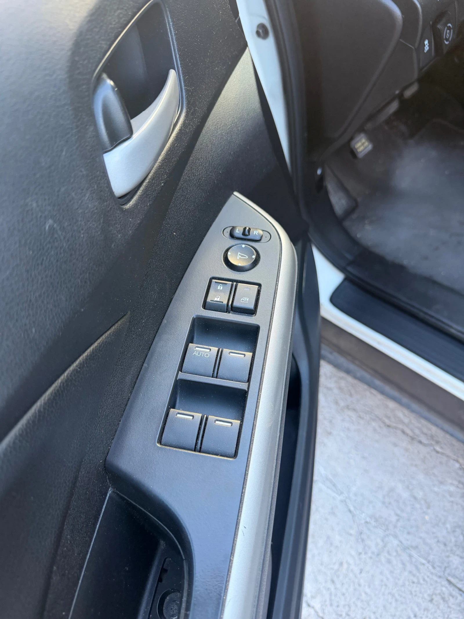 Honda Cr-v 2.4i AWD, снимка 7 - Автомобили и джипове - 55988149