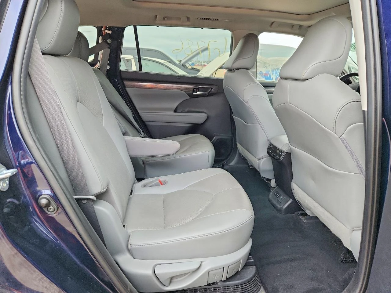 Toyota Highlander 2.5l Hybrid Platinum, снимка 10 - Автомобили и джипове - 56664211