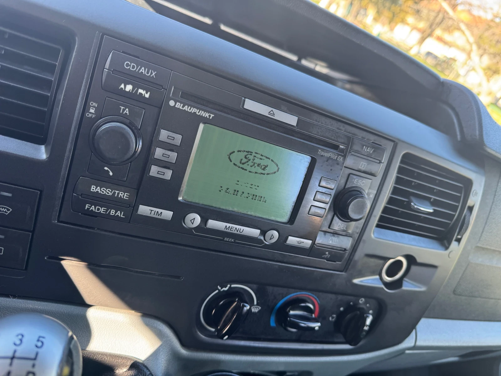 Ford Transit 131 кс Климатик, снимка 10 - Бусове и автобуси - 53787955