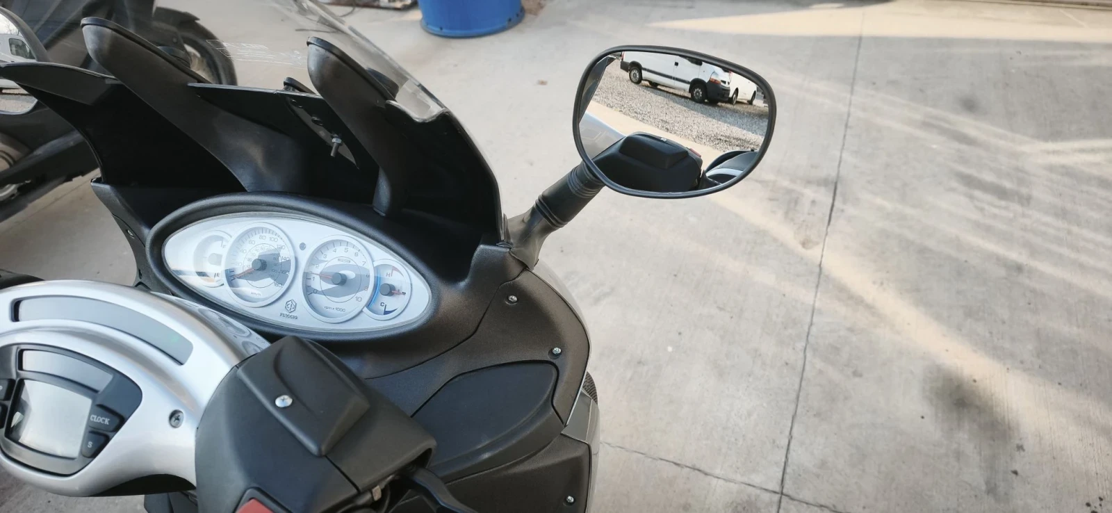 Piaggio X9 Като нов, снимка 12 - Мотоциклети и мототехника - 55702887