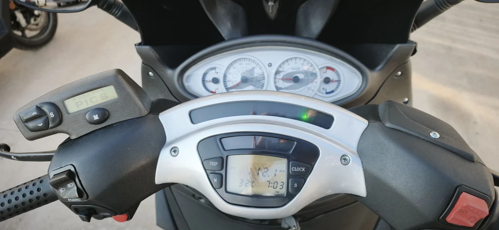Piaggio X9 Като нов, снимка 7 - Мотоциклети и мототехника - 55702887
