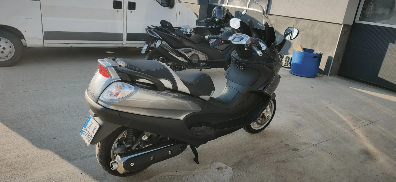 Piaggio X9 Като нов, снимка 2 - Мотоциклети и мототехника - 55702887