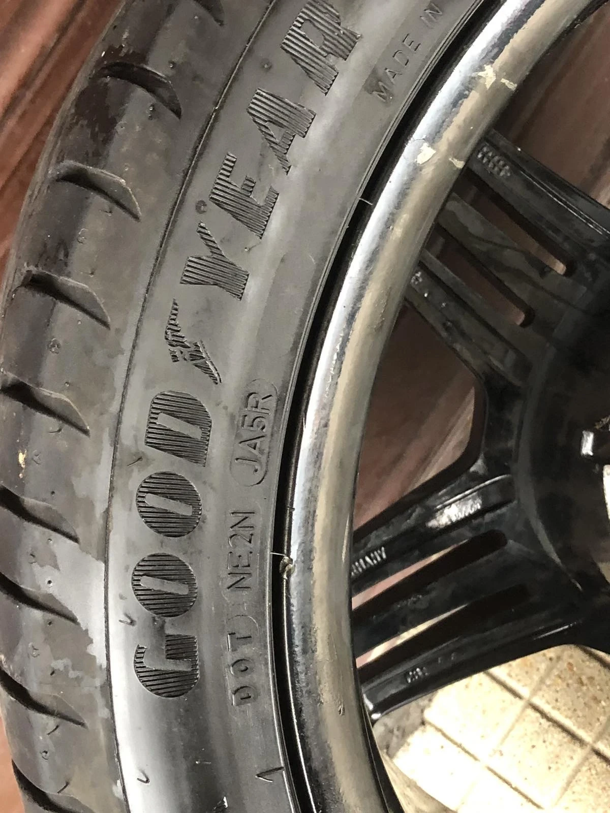    255/40R18  Mercedes-Benz E 220 | Mobile.bg   8