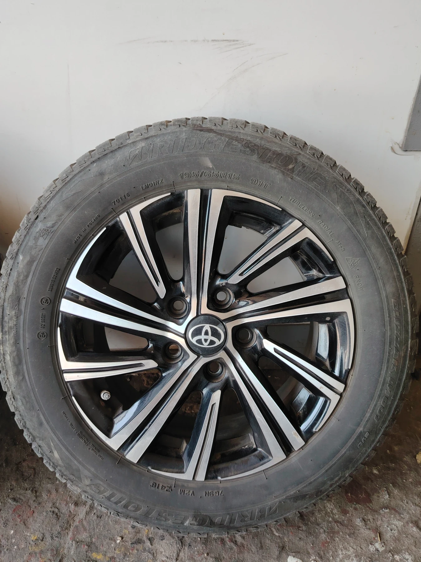 ���� � ������ 195/65R15 �� Toyota Corolla | Mobile.bg � ����������� 3