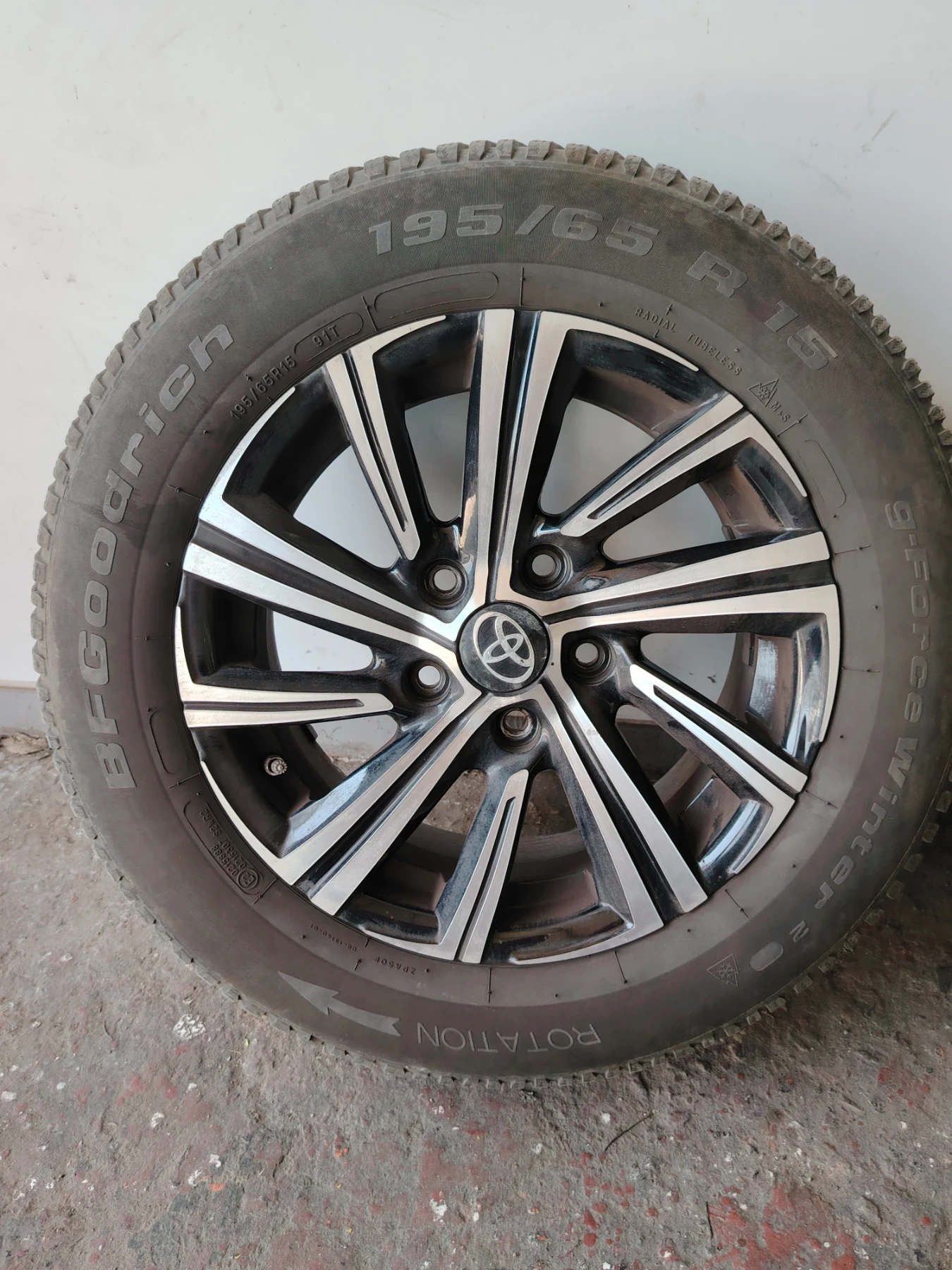 ���� � ������ 195/65R15 �� Toyota Corolla | Mobile.bg � ����������� 1