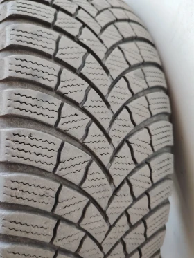 ���� � ������ 195/65R15 �� Toyota Corolla | Mobile.bg � ����� ������ 5
