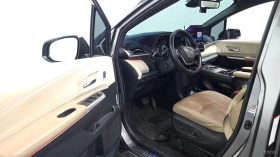 Toyota Sienna HYBRID* ПОДГРЕВ* ОБДУХВАНЕ* 360* HUD* ШИБИДАХ* TV*, снимка 8