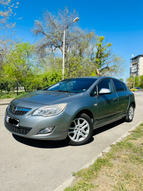 Opel Astra Опел астра j 76 300 км.