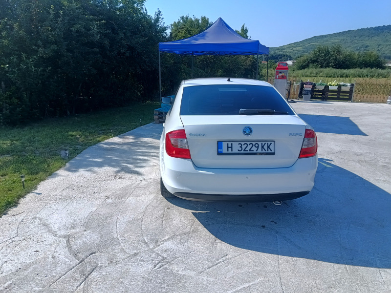 Skoda Rapid Шкода Рапид 1.6 105 във отлично състояние , снимка 4 - Автомобили и джипове - 46349379