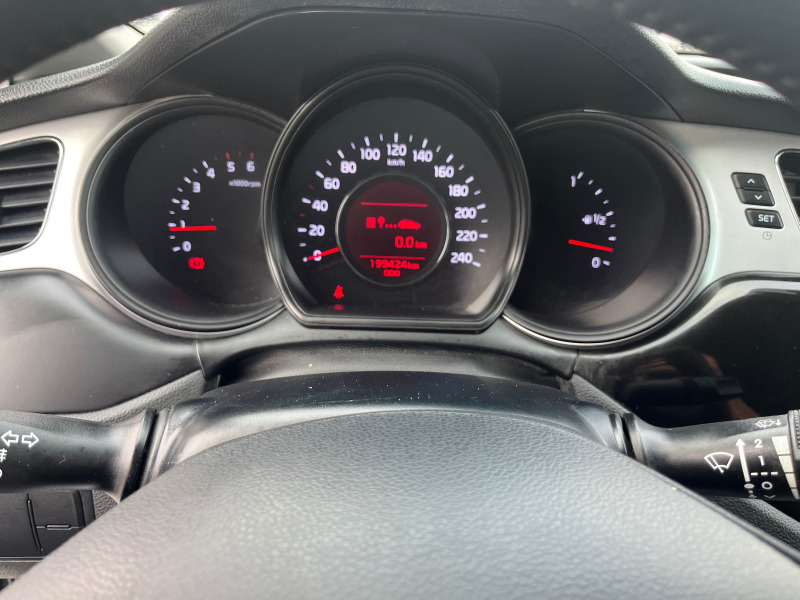 Kia Ceed 1.6CRDI-110k.c. Cool, снимка 11 - Автомобили и джипове - 46696042