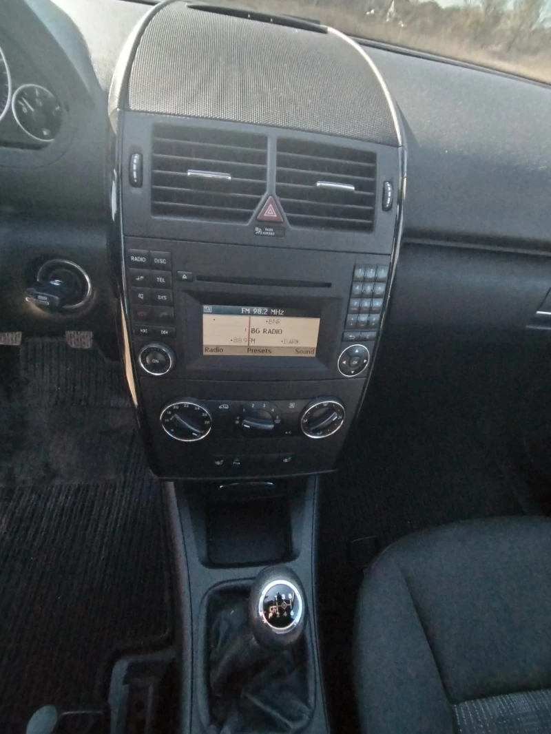 Mercedes-Benz A 180, снимка 17 - Автомобили и джипове - 47964409