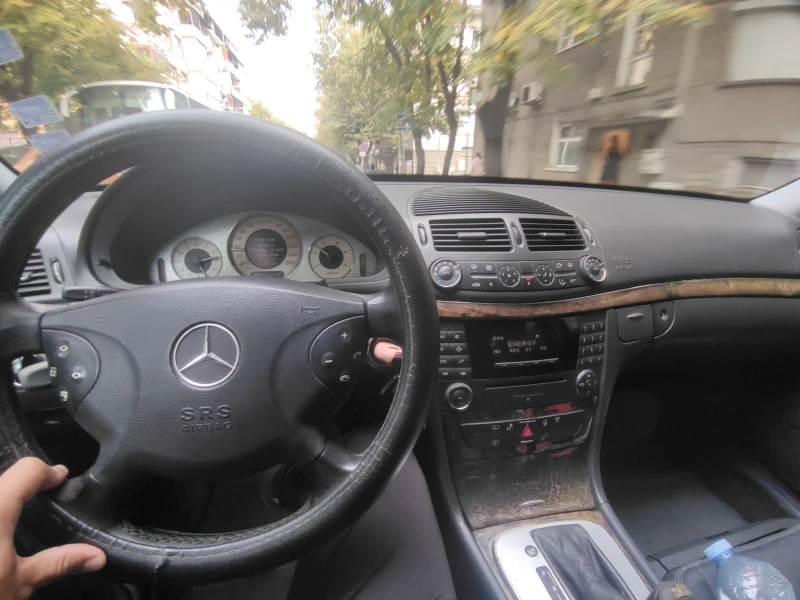 Mercedes-Benz E 320, снимка 8 - Автомобили и джипове - 51913506