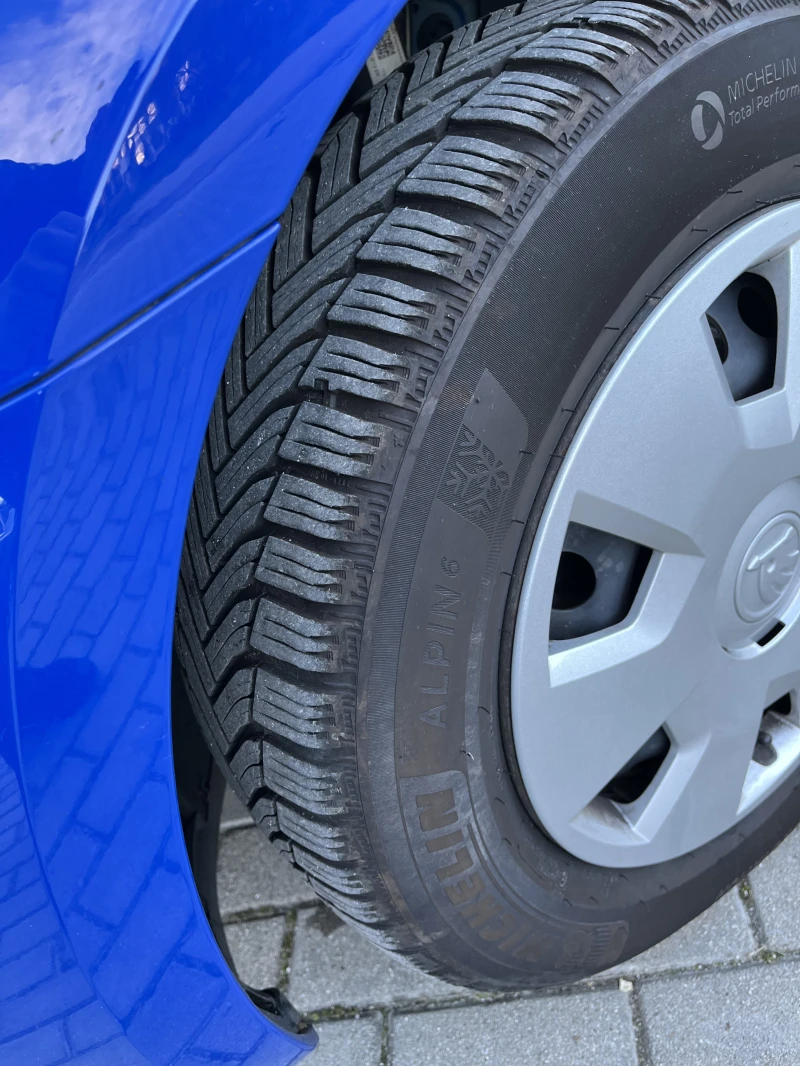 Skoda Octavia 1.6 TDI TUV-Германия Зимни и Летни гуми, снимка 4 - Автомобили и джипове - 52561698