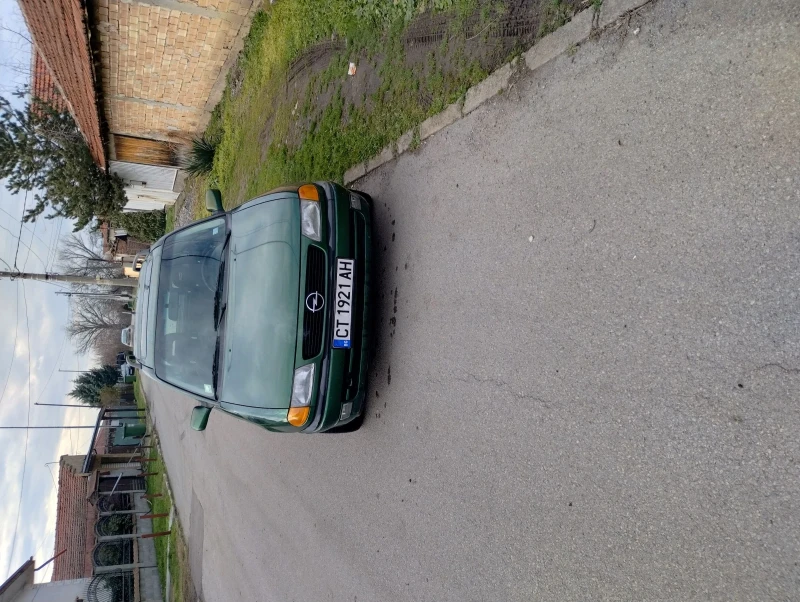Opel Astra 1, 6 klima, снимка 2 - Автомобили и джипове - 53120330