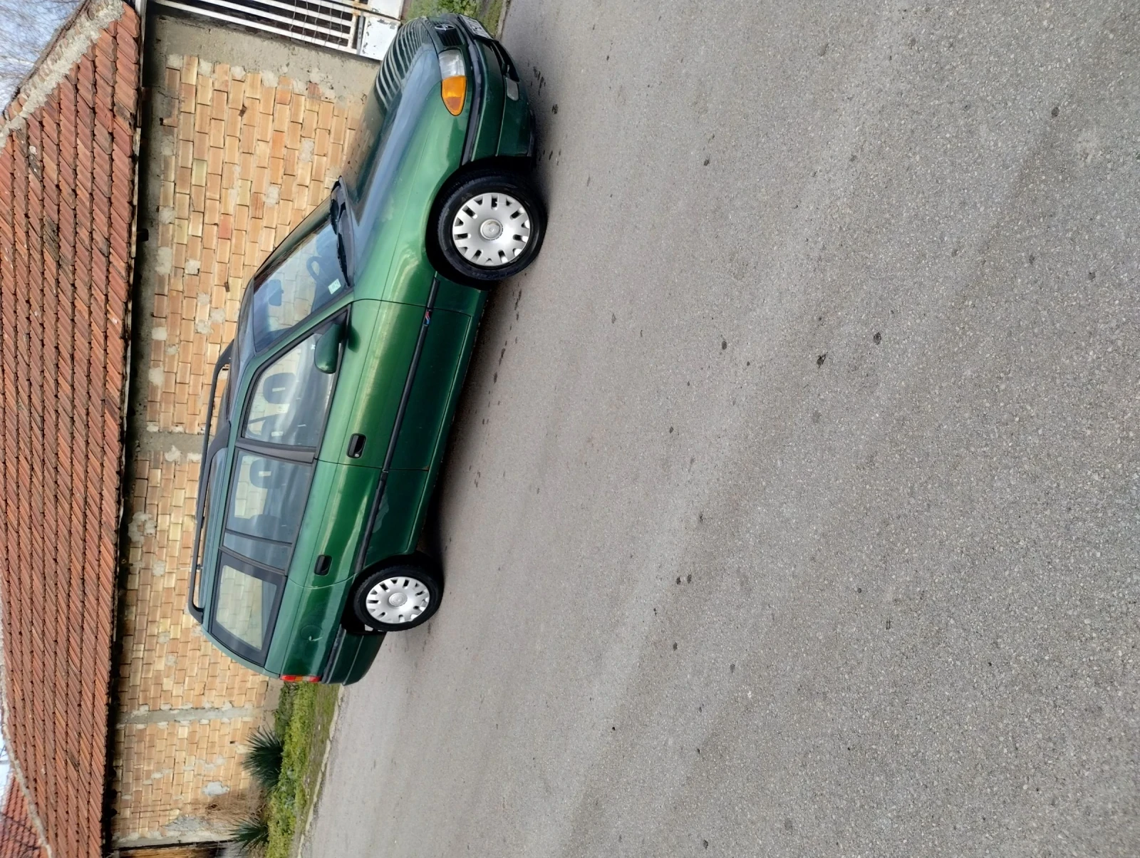 Opel Astra 1, 6 klima, снимка 1